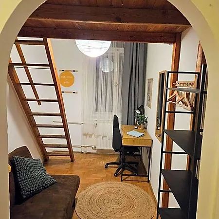 Downtown Gem Hostel *