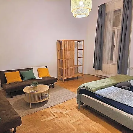 Hostel Downtown Gem